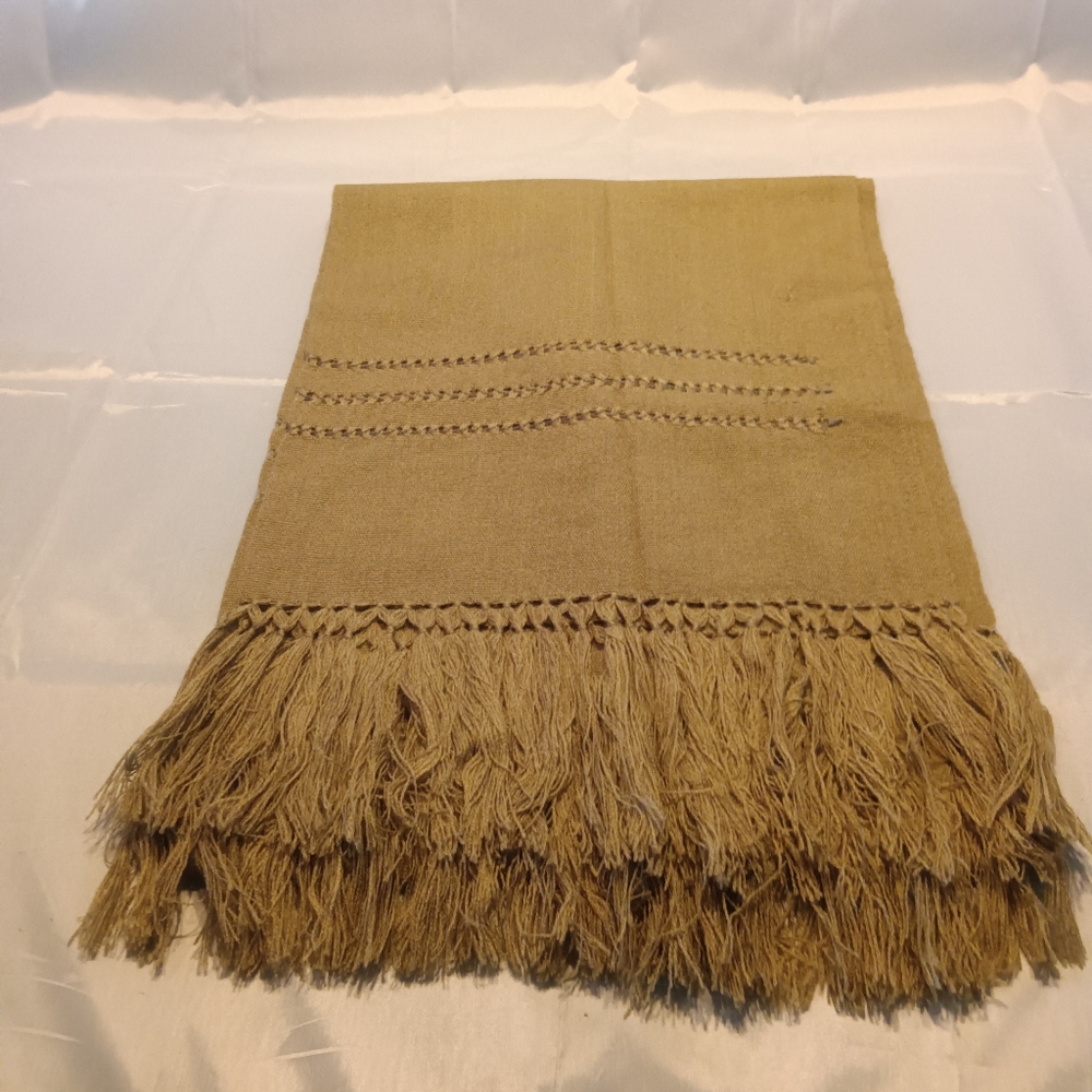 Shawl - Picture 4 of 8